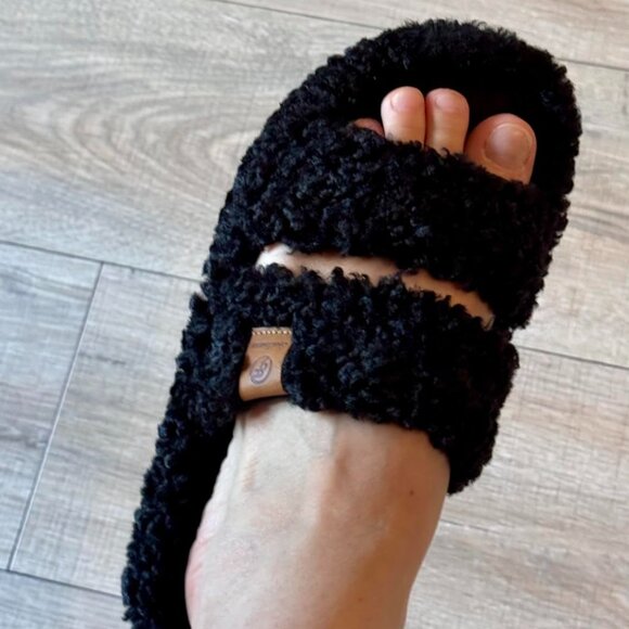 Women's Matt-Black Fuzzy Open-toe Slippers Soft Comfy Foam Indoor House Shoes - Picture 3 of 12